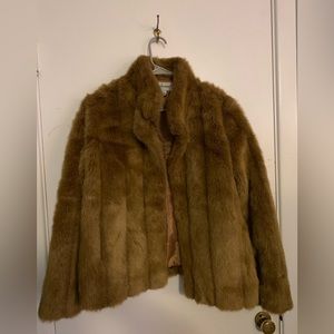 90’s Newport News faux fur coat (M)